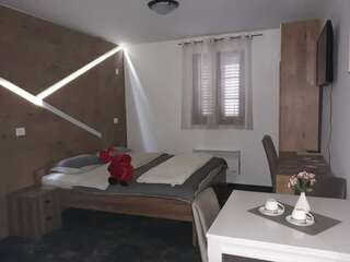 Гостевой дом Tilia Цетине Двухместный номер Делюкс с 1 кроватью-9